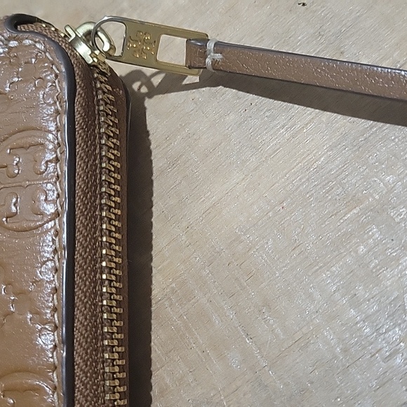 Tory Burch Wallet - Picture 3 of 8